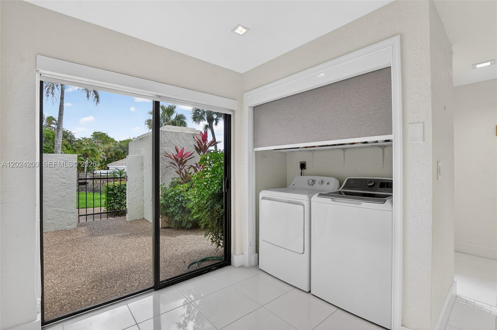EL VIENTO AT BOCA POINTE - Residential Lease