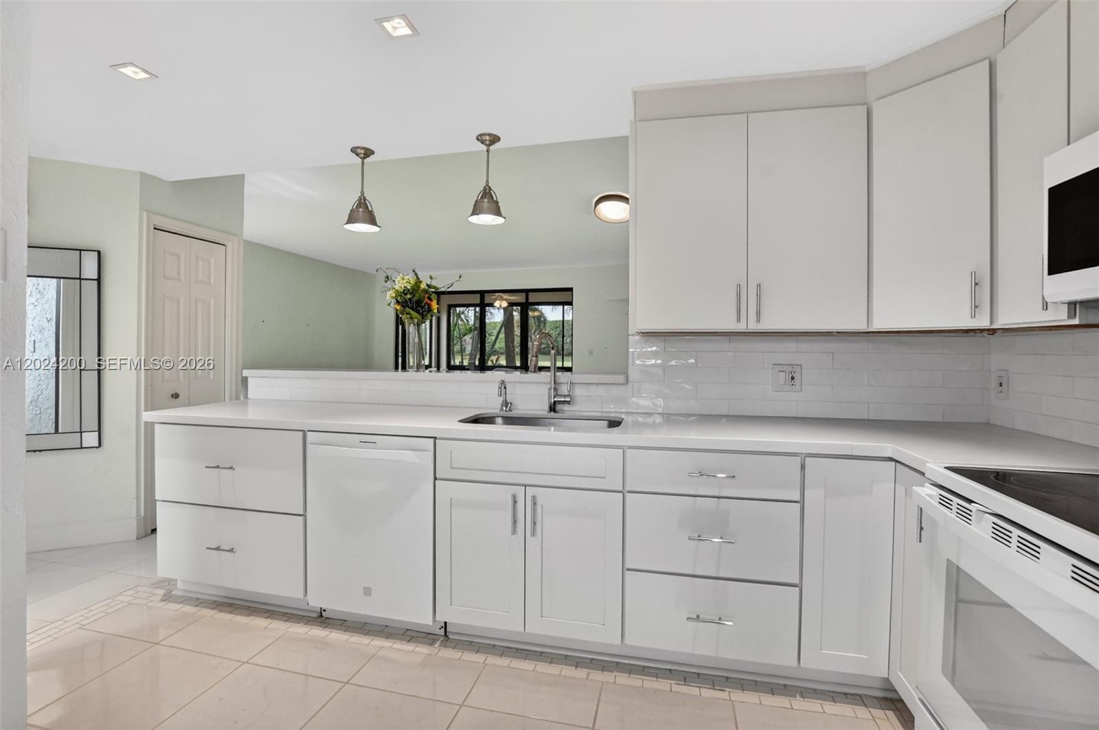 EL VIENTO AT BOCA POINTE - Residential Lease