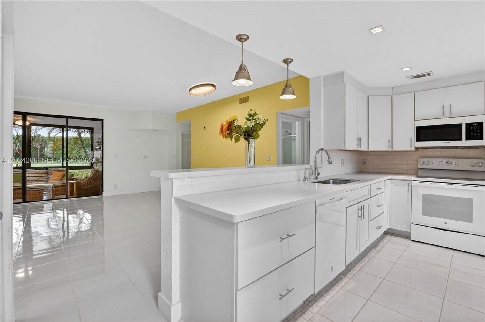 EL VIENTO AT BOCA POINTE - Residential Lease