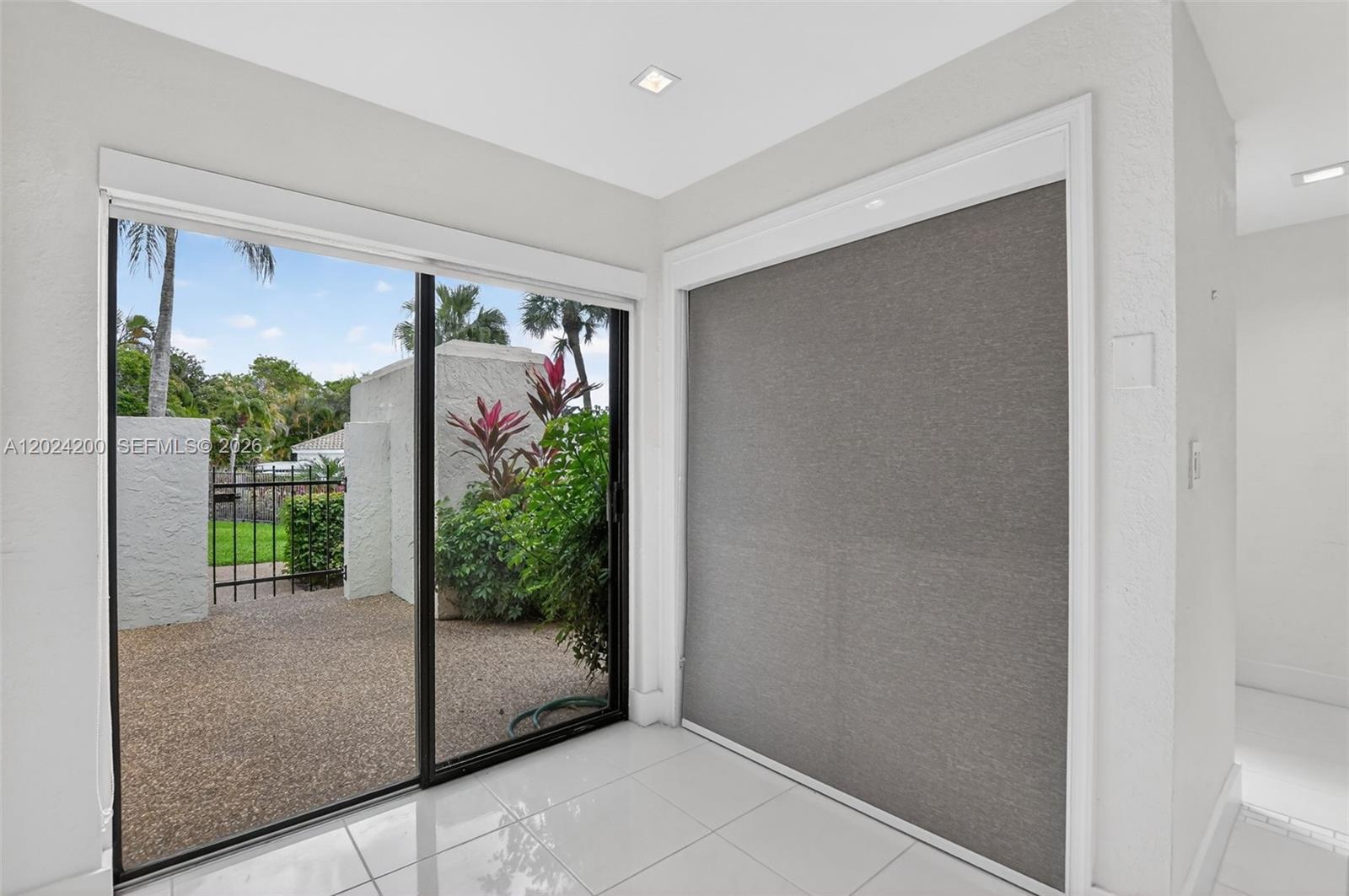 EL VIENTO AT BOCA POINTE - Residential Lease