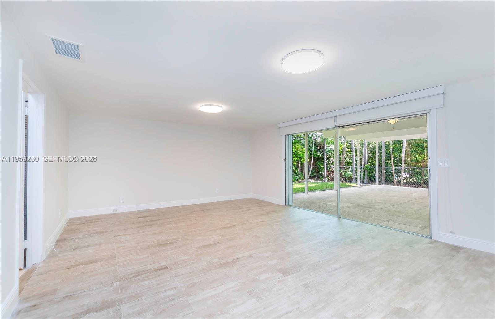 TROPICAL ISLE HOMES SUB 4 - Residential