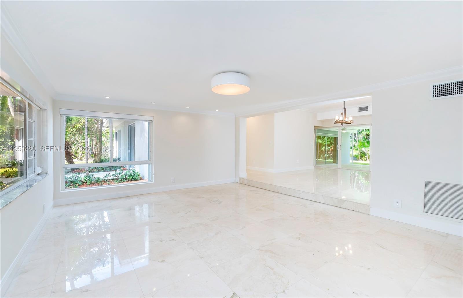TROPICAL ISLE HOMES SUB 4 - Residential