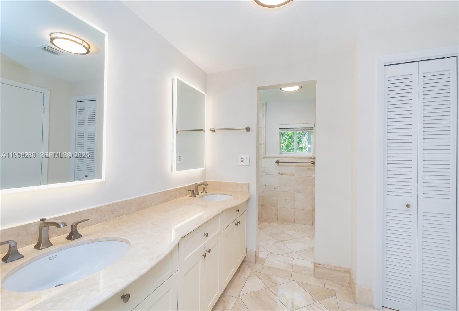 TROPICAL ISLE HOMES SUB 4 - Residential