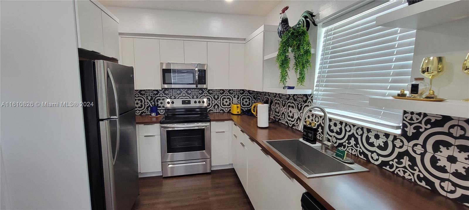 LAWRENCE EST LAND COS SUB - Residential Lease