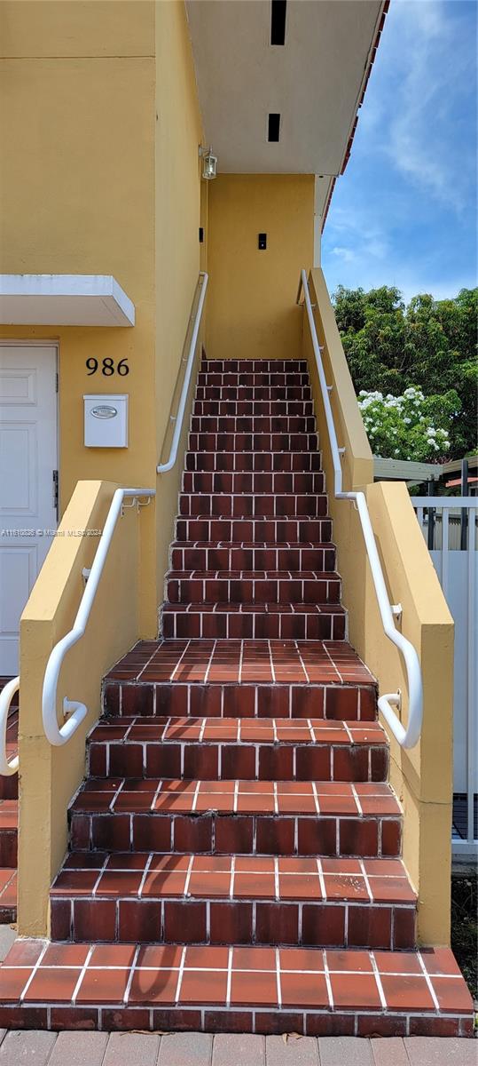 LAWRENCE EST LAND COS SUB - Residential Lease