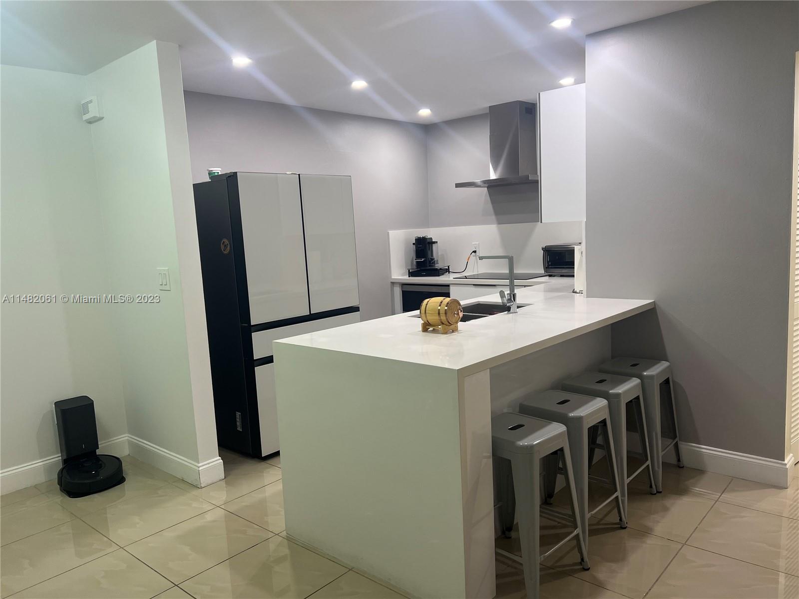 LAGO DEL REY CONDO #3 - Residential Lease