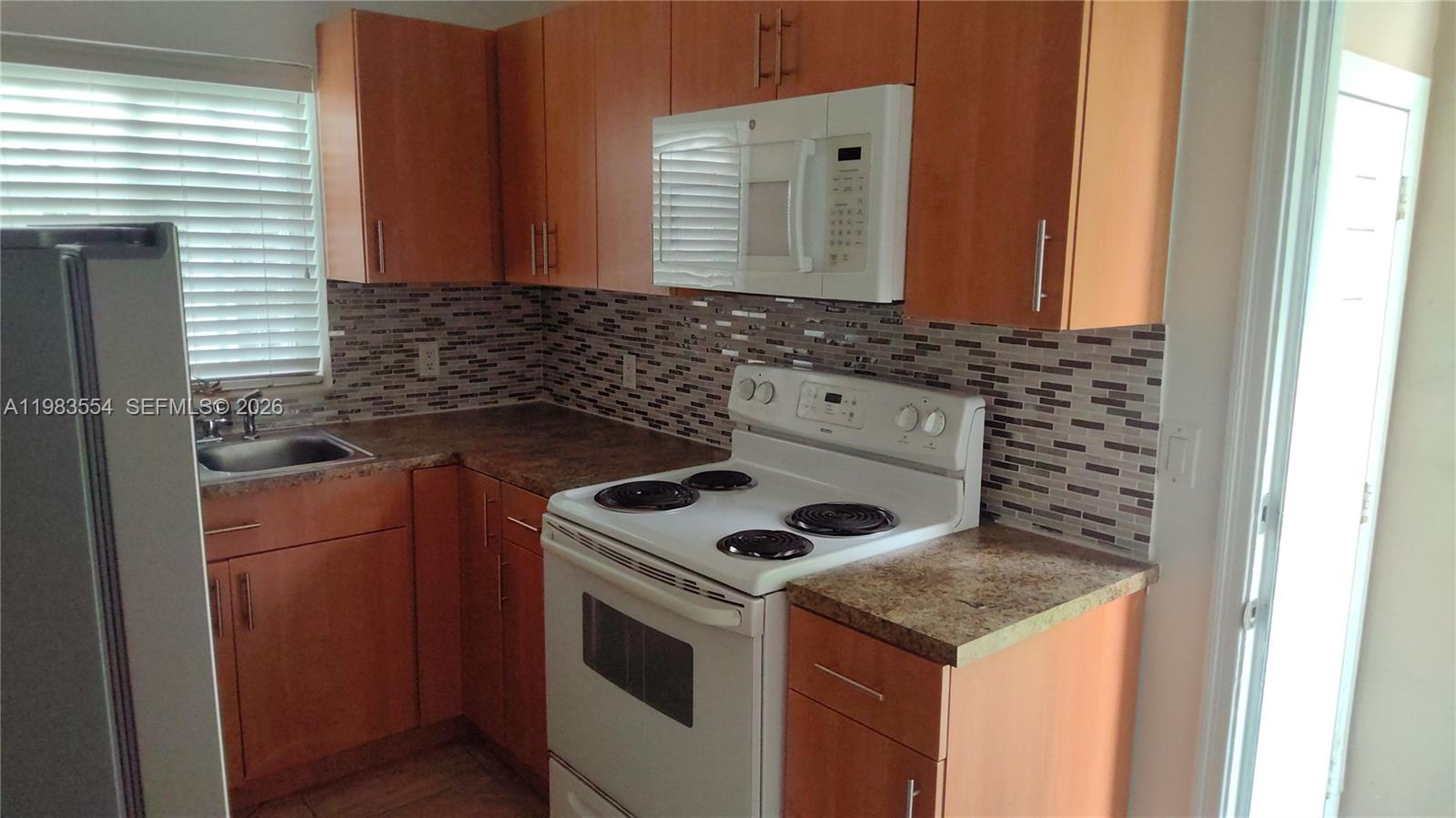 CORAL GABLES SEC K REV - Residential Lease