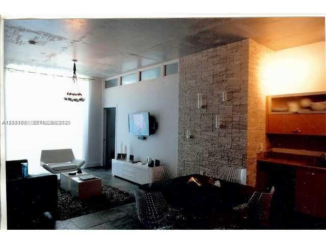 UPTOWN LOFTS CONDO - Residential Lease