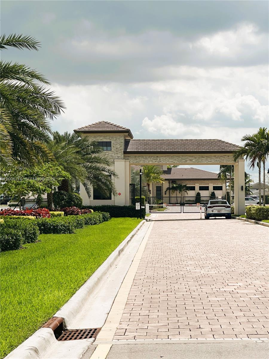 TUSCAN ISLES - Residential
