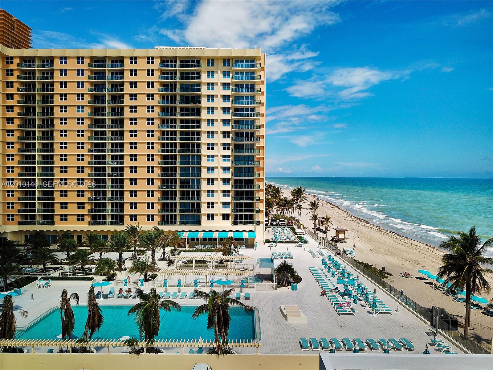 WAVE CONDO - Residential