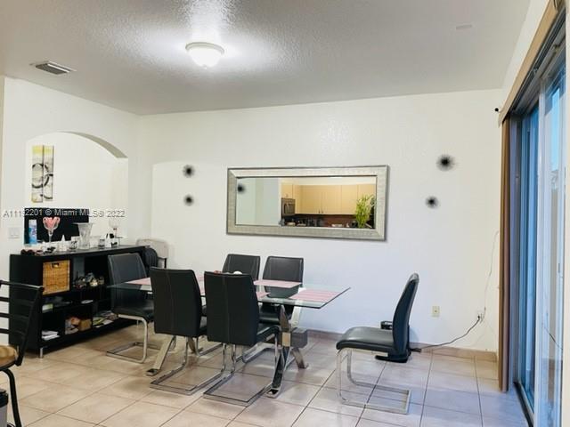 KENDALL BREEZE SOUTH - Residential Lease