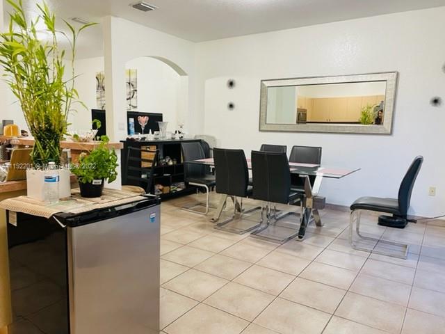 KENDALL BREEZE SOUTH - Residential Lease