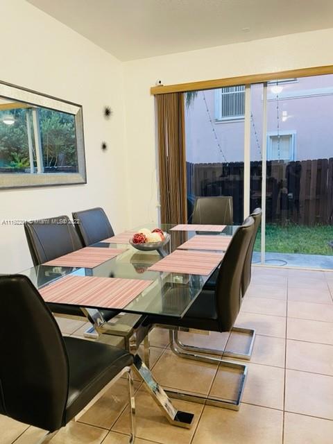 KENDALL BREEZE SOUTH - Residential Lease