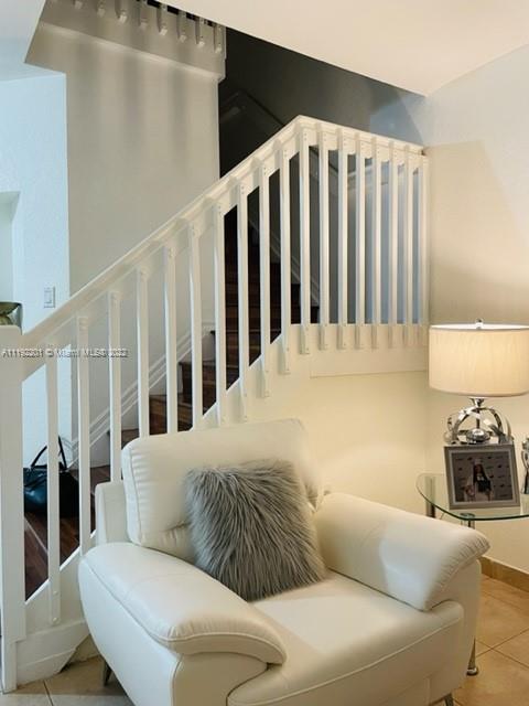 KENDALL BREEZE SOUTH - Residential Lease