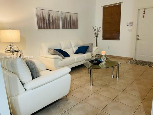 KENDALL BREEZE SOUTH - Residential Lease