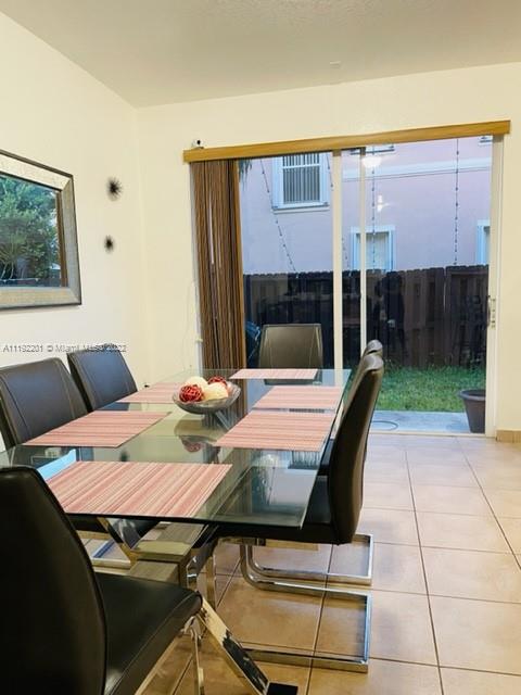 KENDALL BREEZE SOUTH - Residential Lease