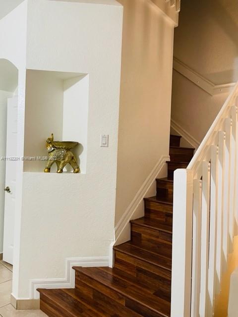 KENDALL BREEZE SOUTH - Residential Lease