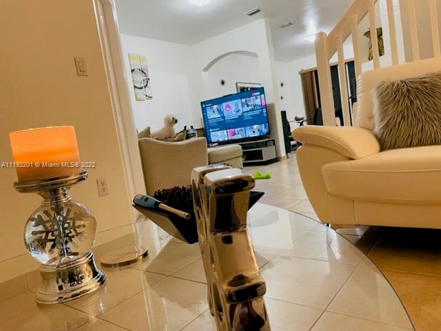 KENDALL BREEZE SOUTH - Residential Lease