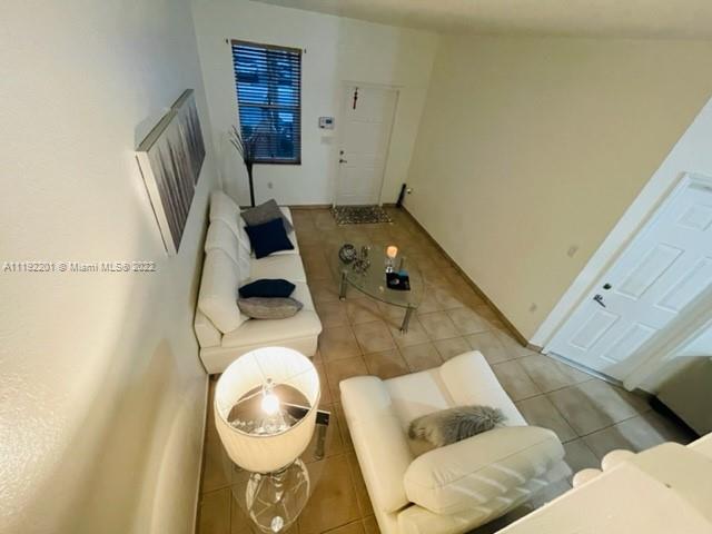 KENDALL BREEZE SOUTH - Residential Lease