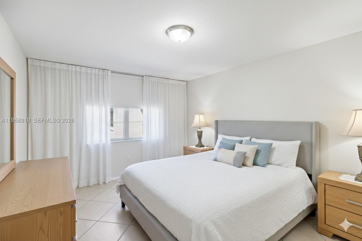 CYPRESS CHASE CONDO NO 3 - Residential
