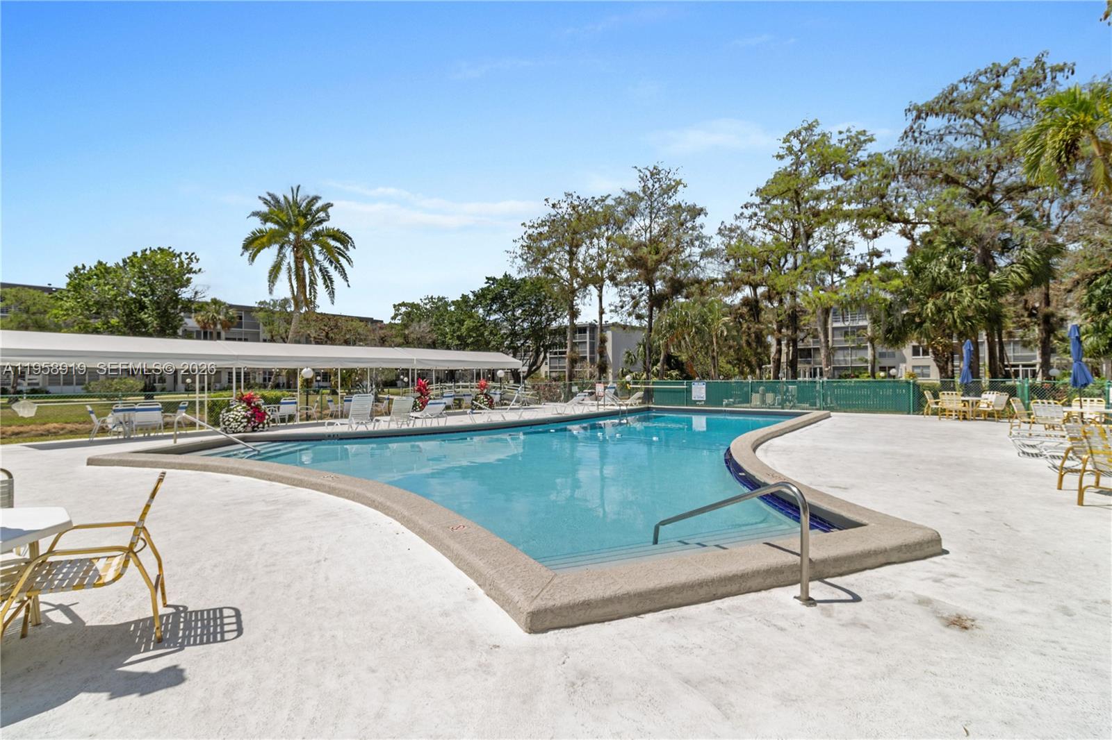 CYPRESS CHASE CONDO NO 3 - Residential