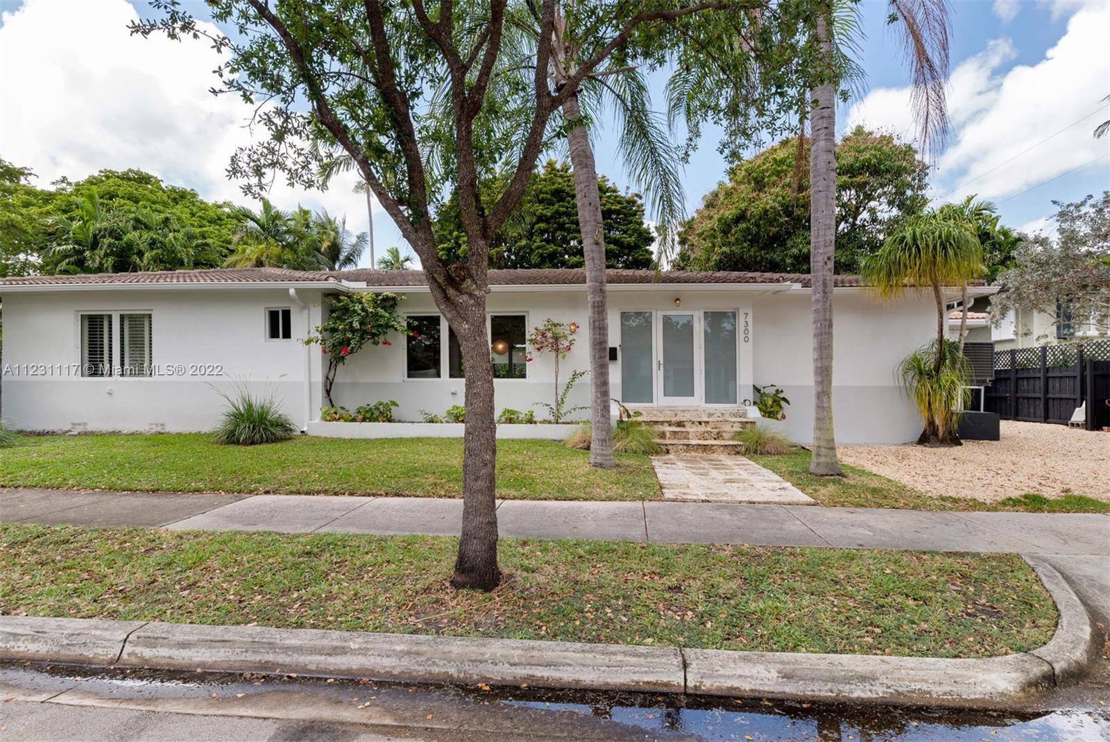 BELLE MEADE OF MIA SEC 1 - Residential Lease
