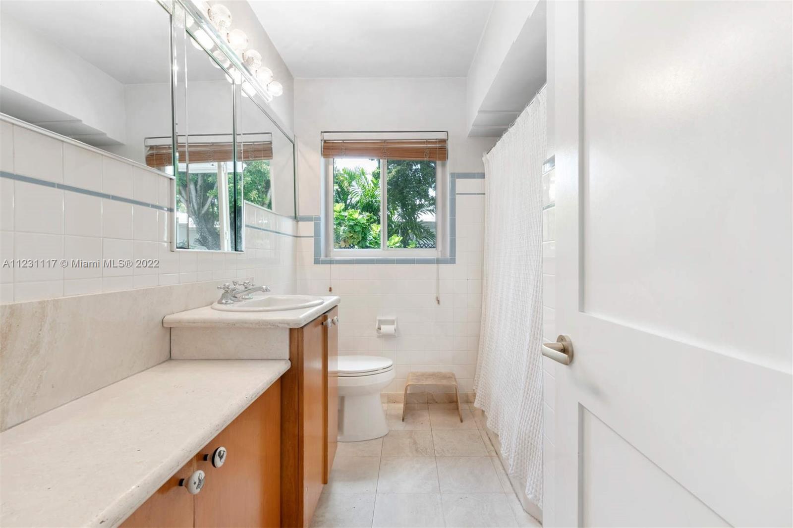 BELLE MEADE OF MIA SEC 1 - Residential Lease