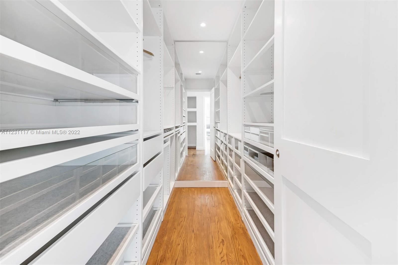 BELLE MEADE OF MIA SEC 1 - Residential Lease