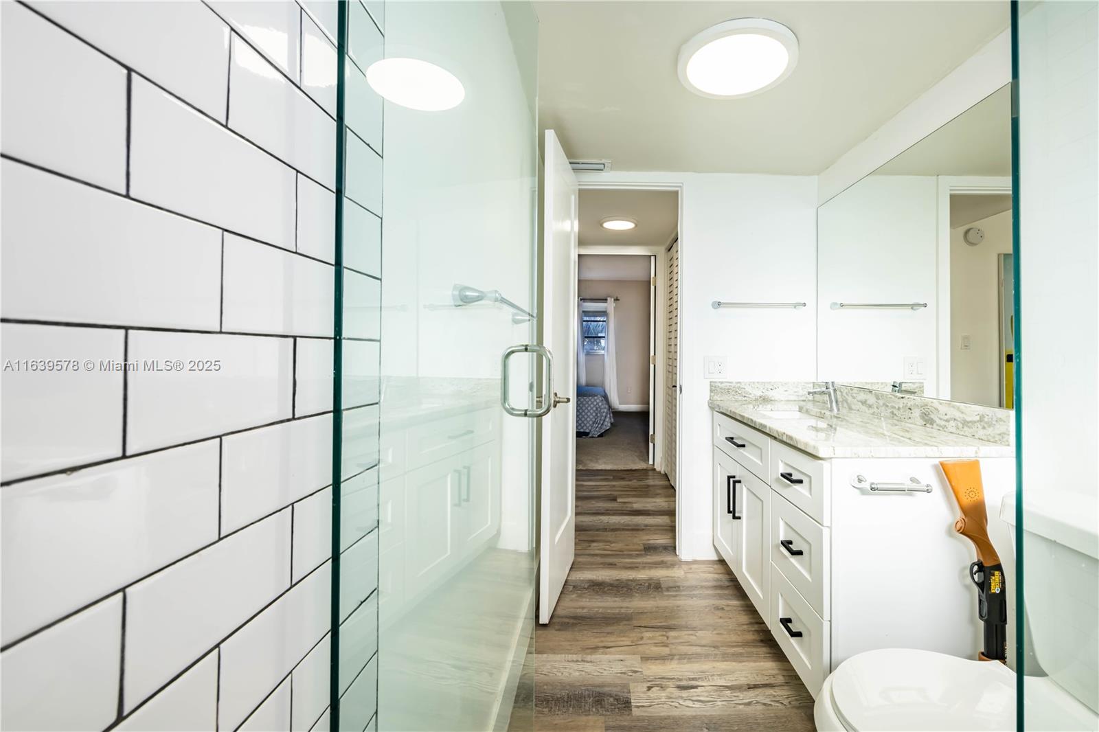DIAMOND CONDO - Residential