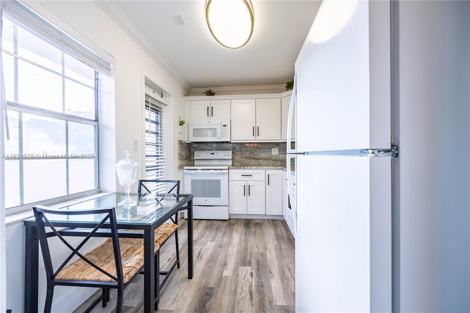 DIAMOND CONDO - Residential