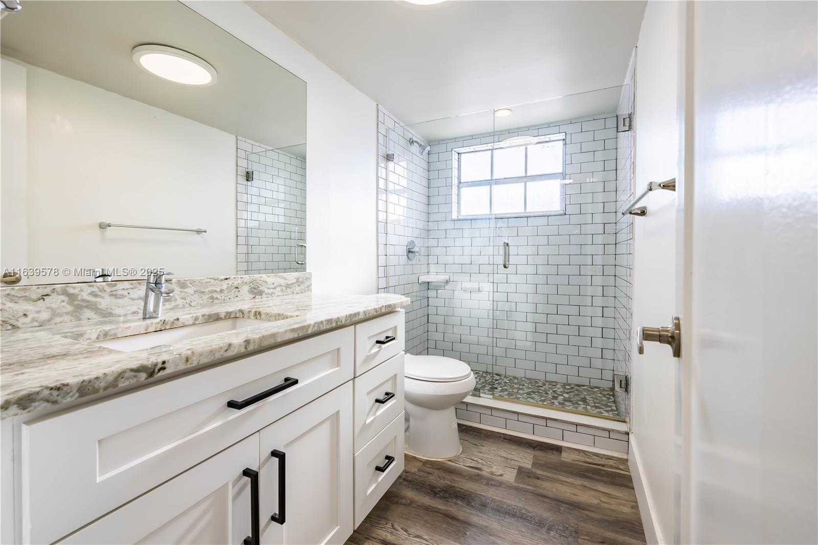 DIAMOND CONDO - Residential