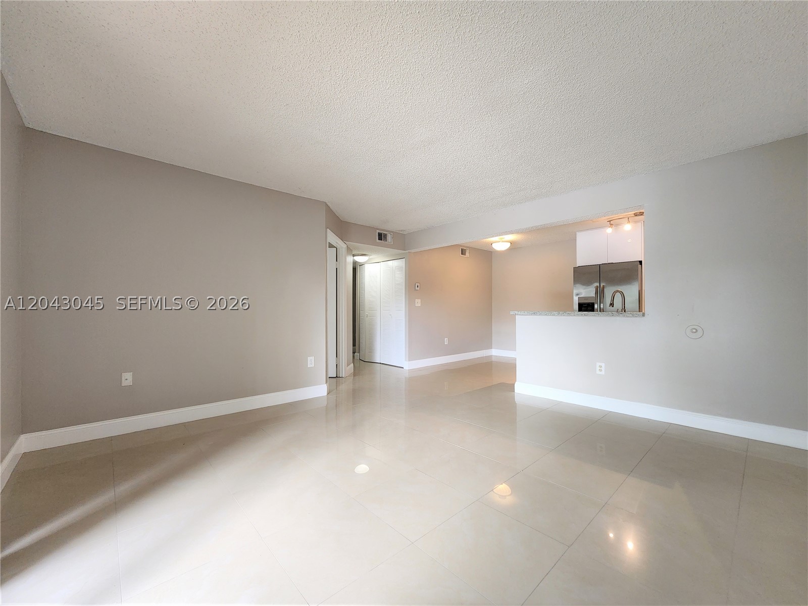 PALMS OF PEMBROKE CONDO - Residential Lease