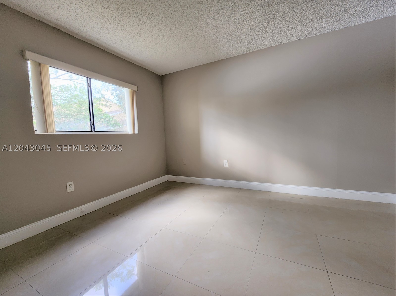PALMS OF PEMBROKE CONDO - Residential Lease