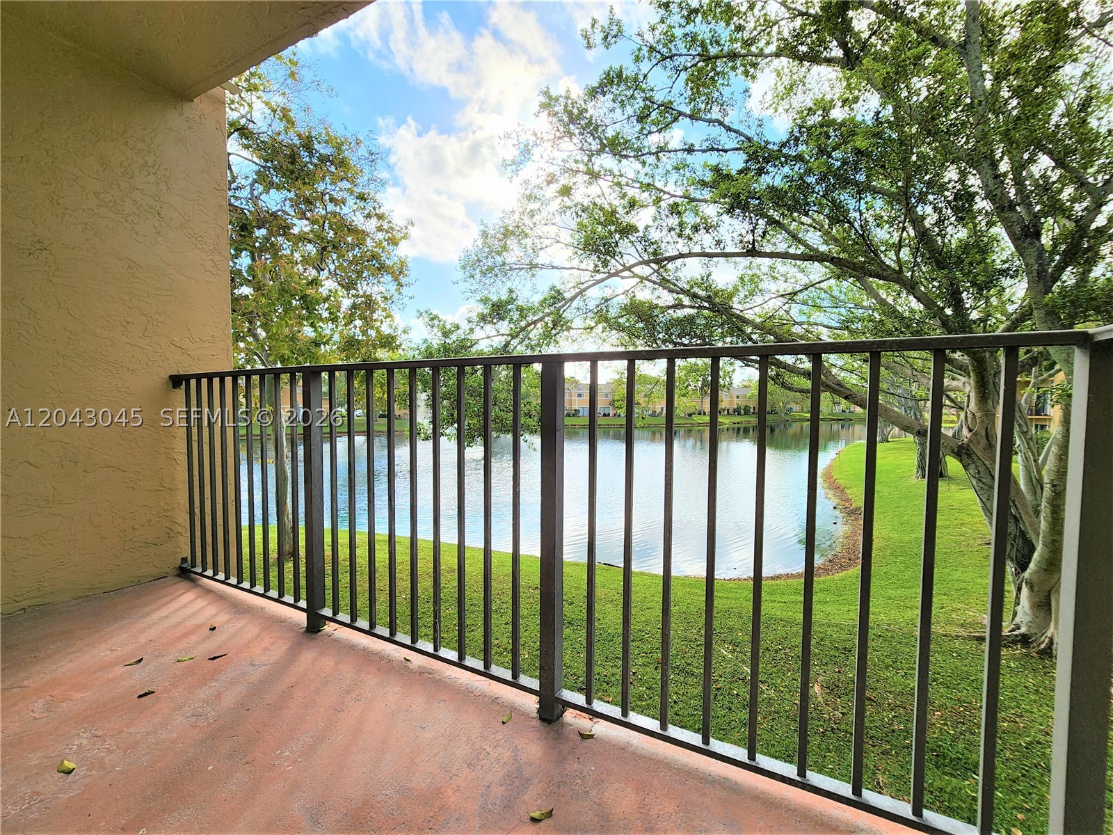 Beautiful, move-in ready 2-bedroom, 1-bath condo in the heart of Pembroke Pines! This meticulously maintained home features fresh interior paint, an updated kitchen with stainless steel appliances, a renovated bathroom, and a full-size washer and dryer. Enjoy the comfort and convenience of a bright, clean living space that's ready for immediate occupancy. The Palms offers resort-style amenities, including a community pool, fitness center, tennis courts, clubhouse, tropical landscaping, and lush gardens. Ideally located with easy access to major highways, shopping, dining, parks, and schools, this home offers the perfect combination of comfort, convenience, and lifestyle. Don't miss this opportunity!
