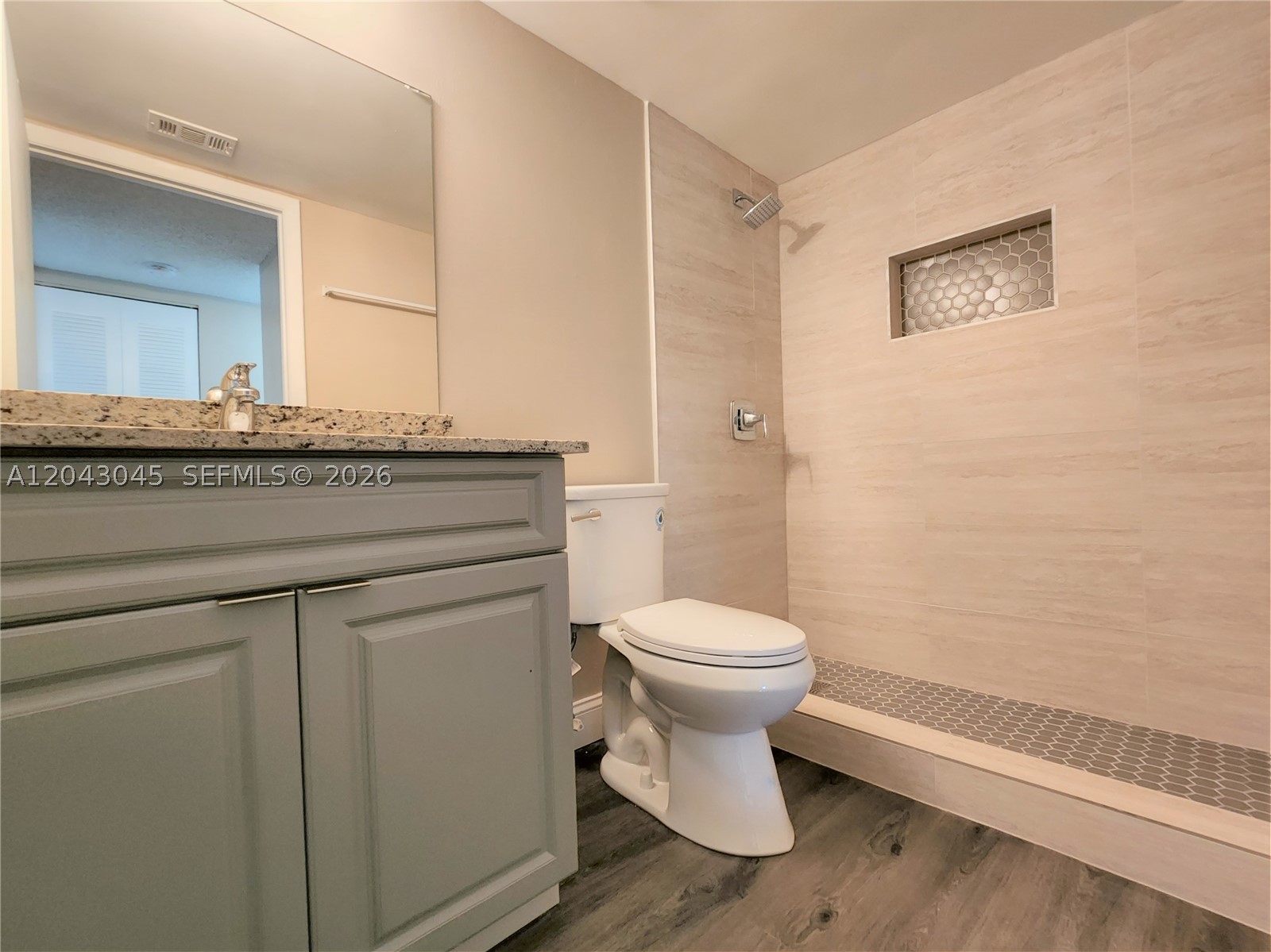 PALMS OF PEMBROKE CONDO - Residential Lease