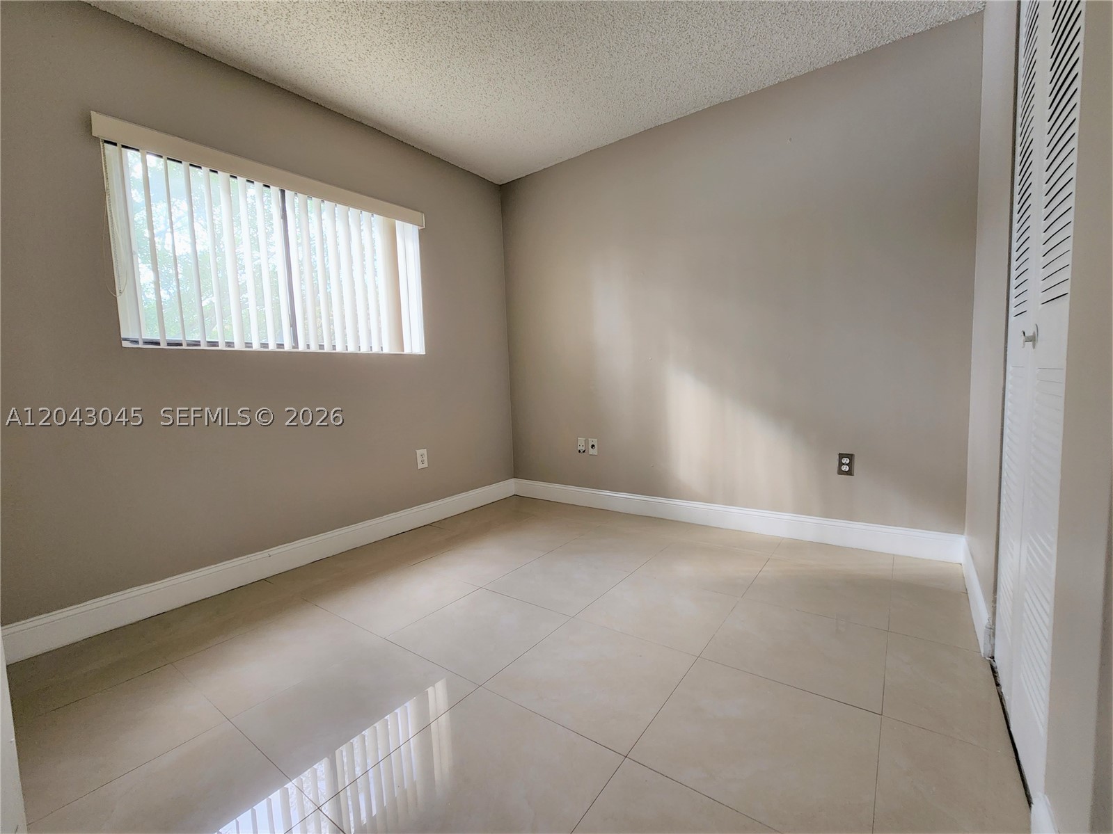 PALMS OF PEMBROKE CONDO - Residential Lease