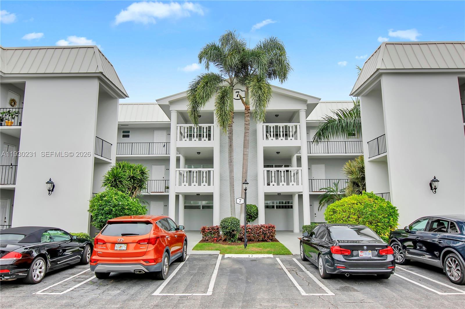 COLONIAL CLUB CONDO SEC 1 - Residential