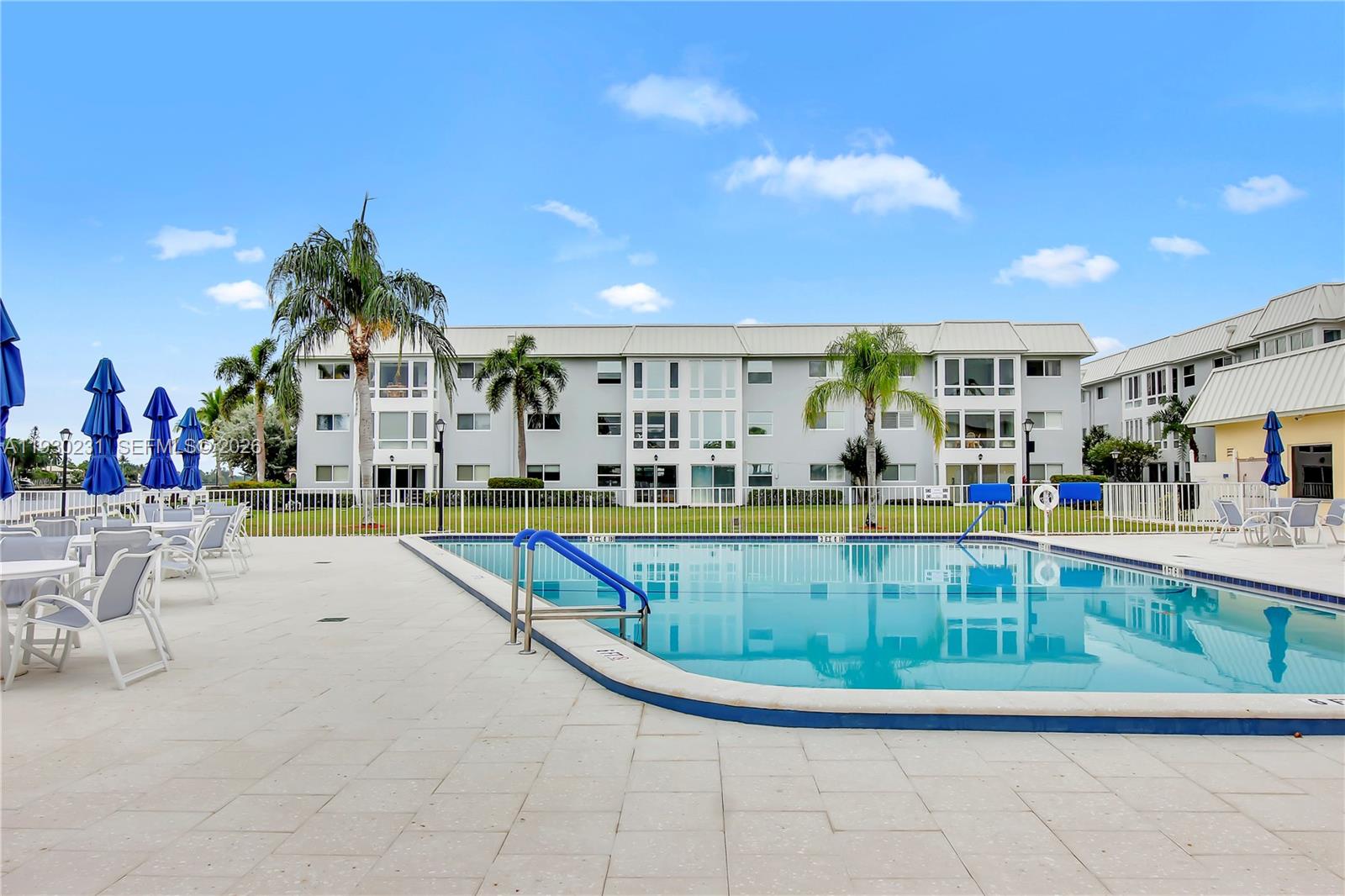 COLONIAL CLUB CONDO SEC 1 - Residential