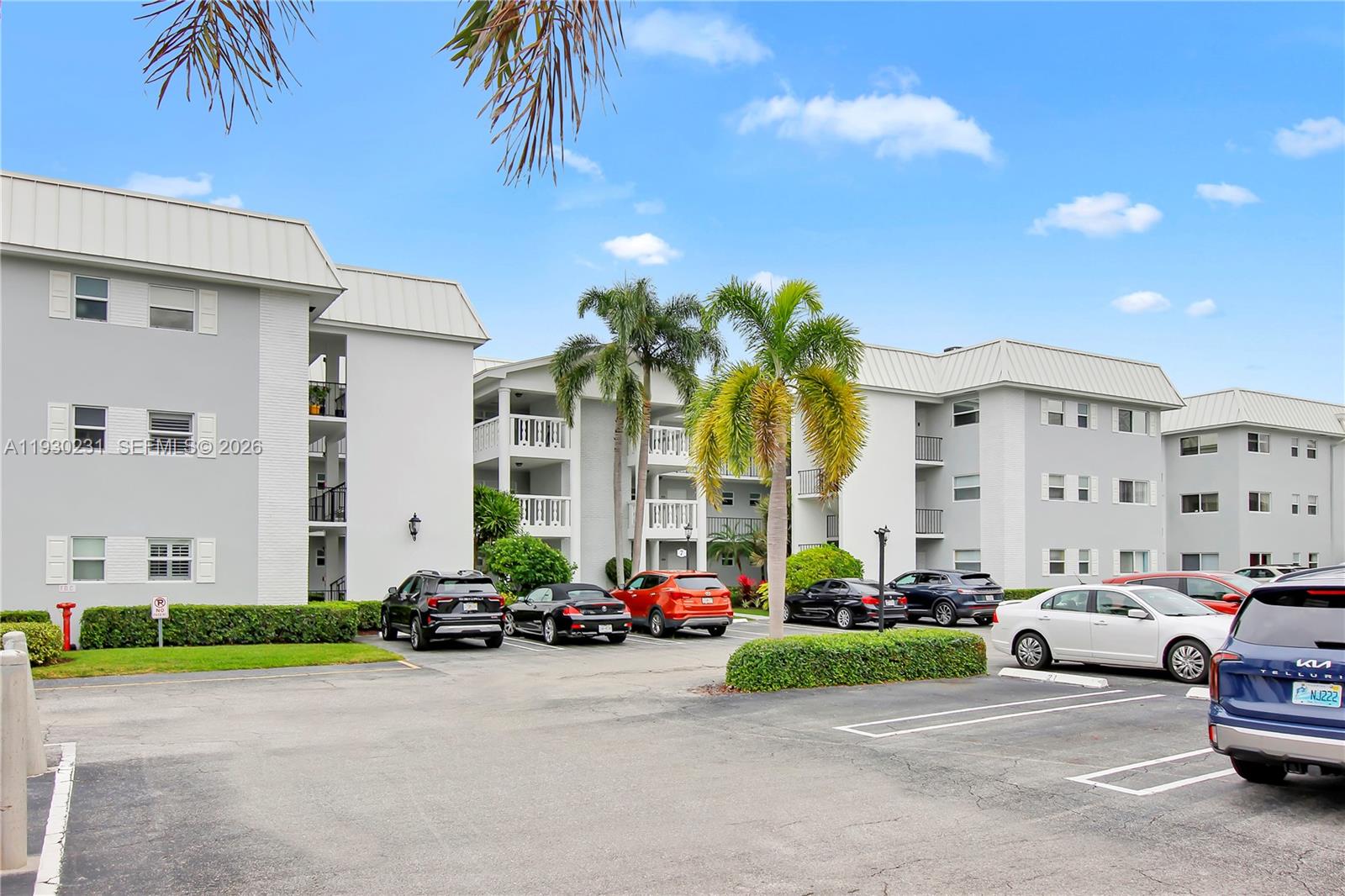 COLONIAL CLUB CONDO SEC 1 - Residential