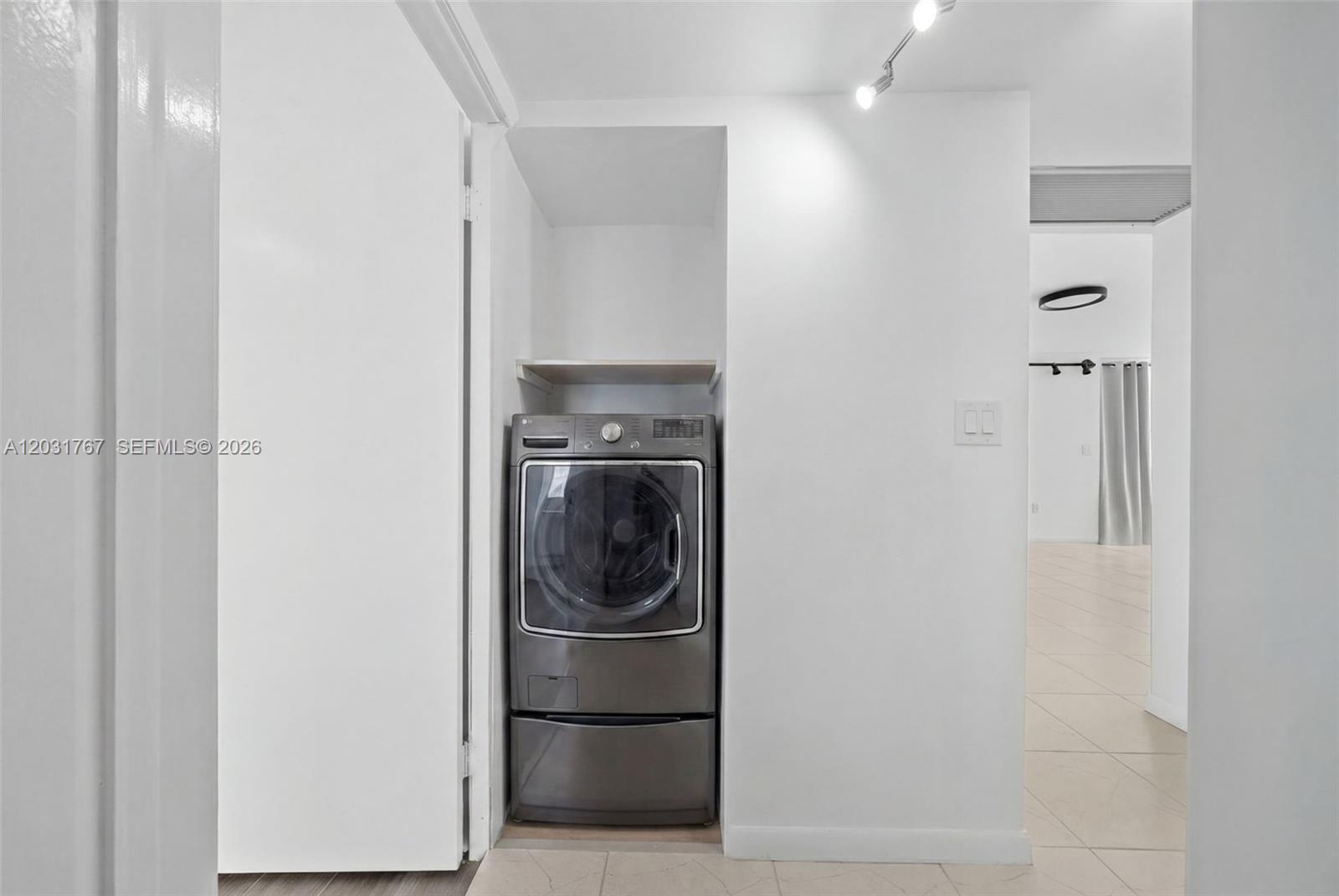 WATERVIEW CONDO - Residential Lease