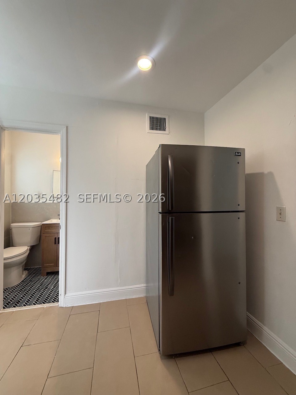 54TH ST BUS PLAZA SEC A - Residential Lease