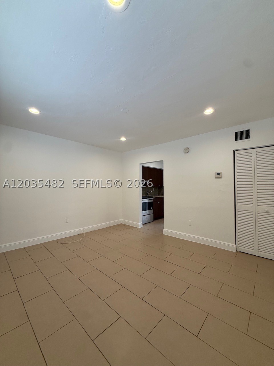 54TH ST BUS PLAZA SEC A - Residential Lease