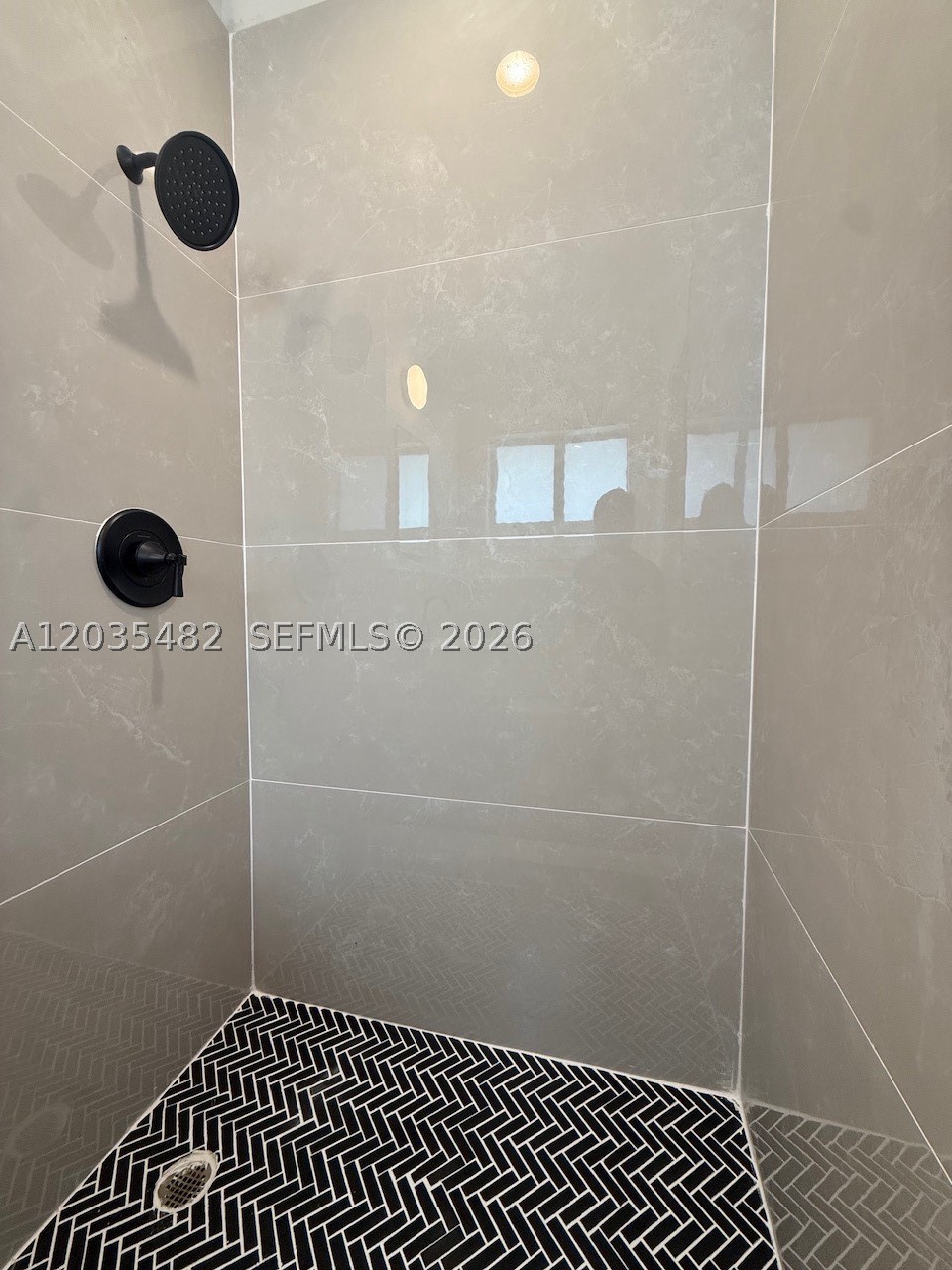 54TH ST BUS PLAZA SEC A - Residential Lease