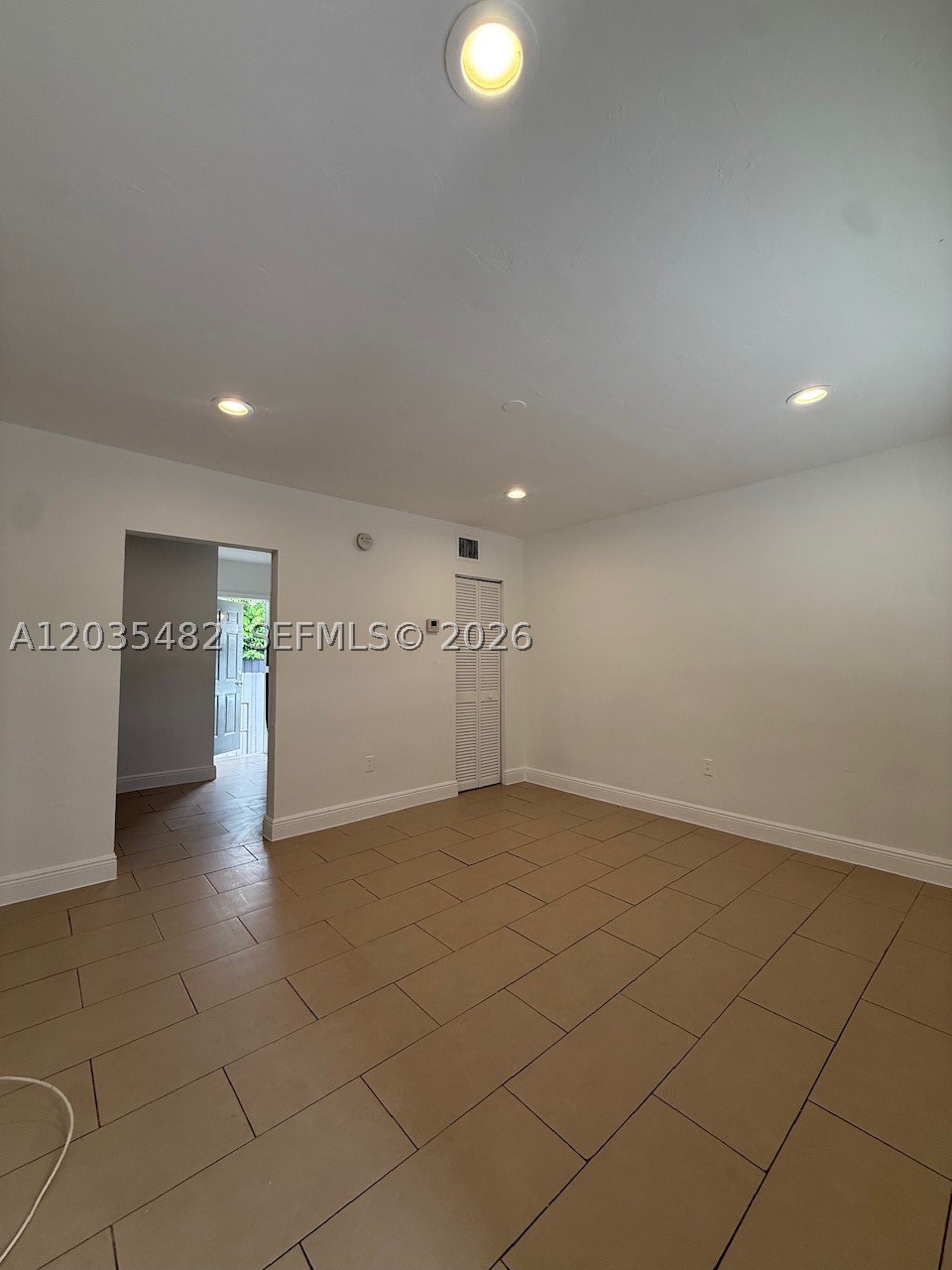 54TH ST BUS PLAZA SEC A - Residential Lease