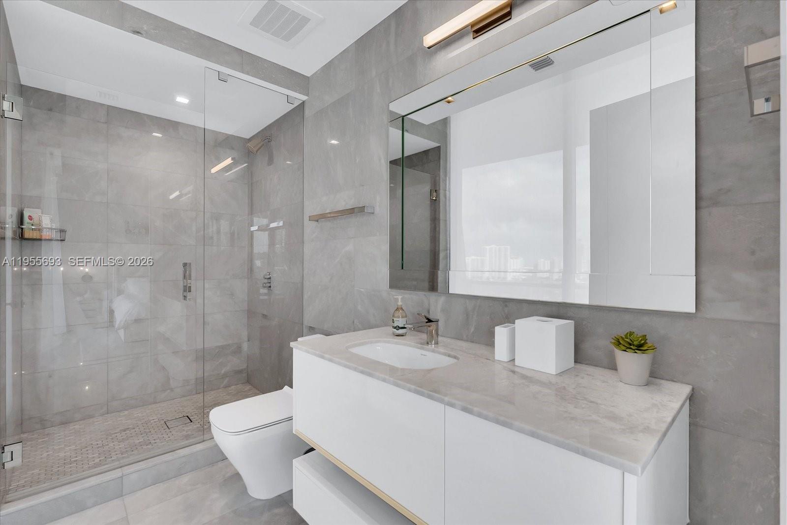 NORTH BISCAYNE BEACH AMEN - Residential