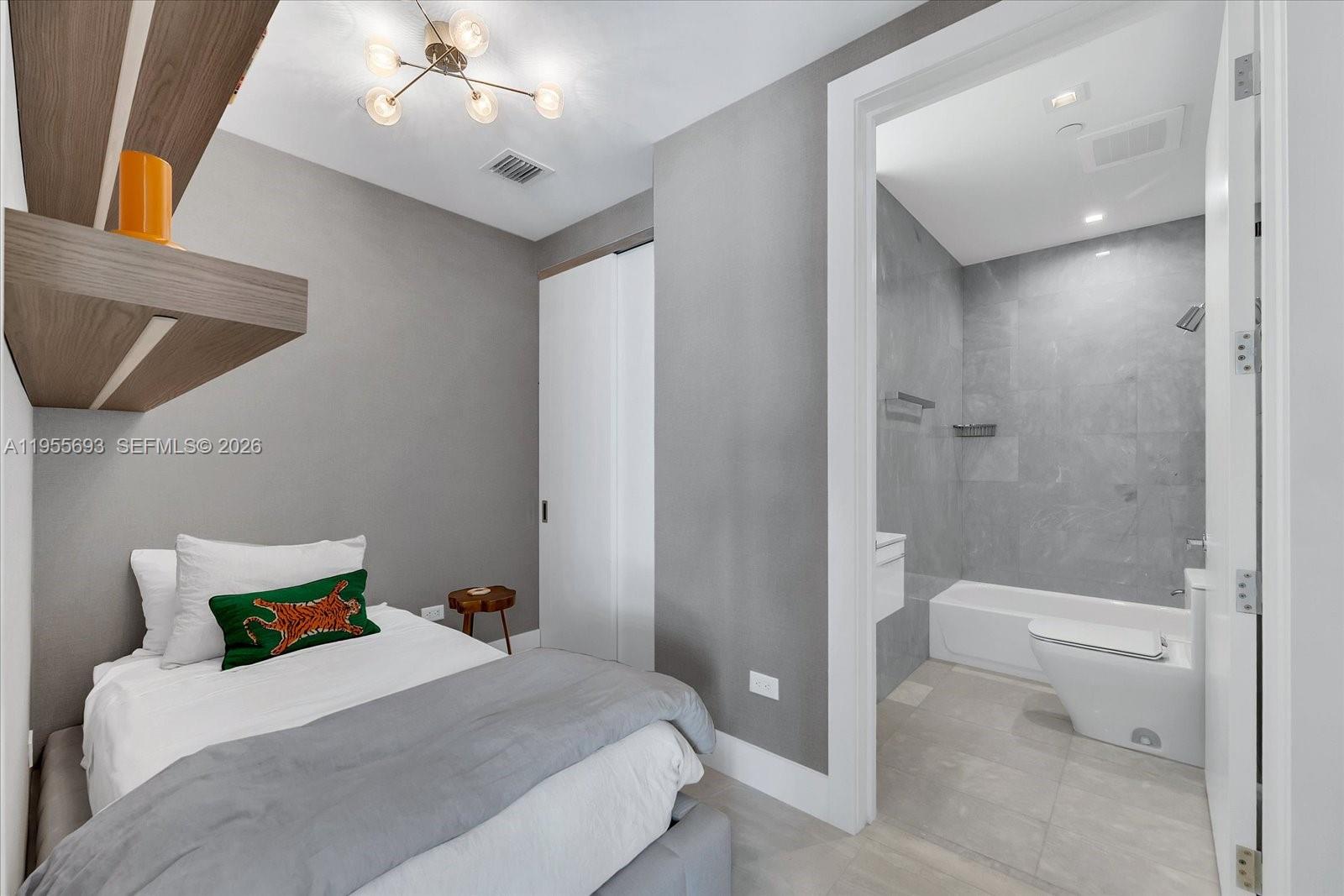 NORTH BISCAYNE BEACH AMEN - Residential
