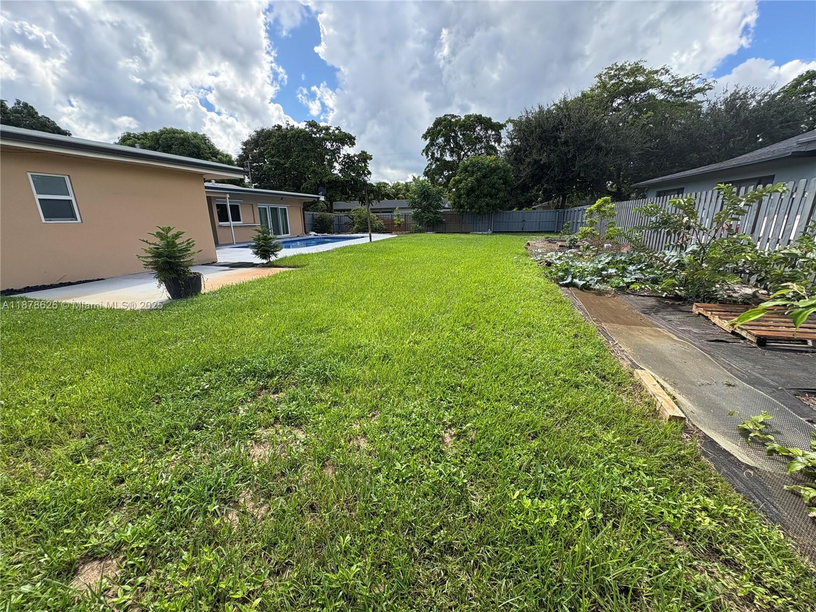 PLANTATION PARK 10 ADD - Residential Lease