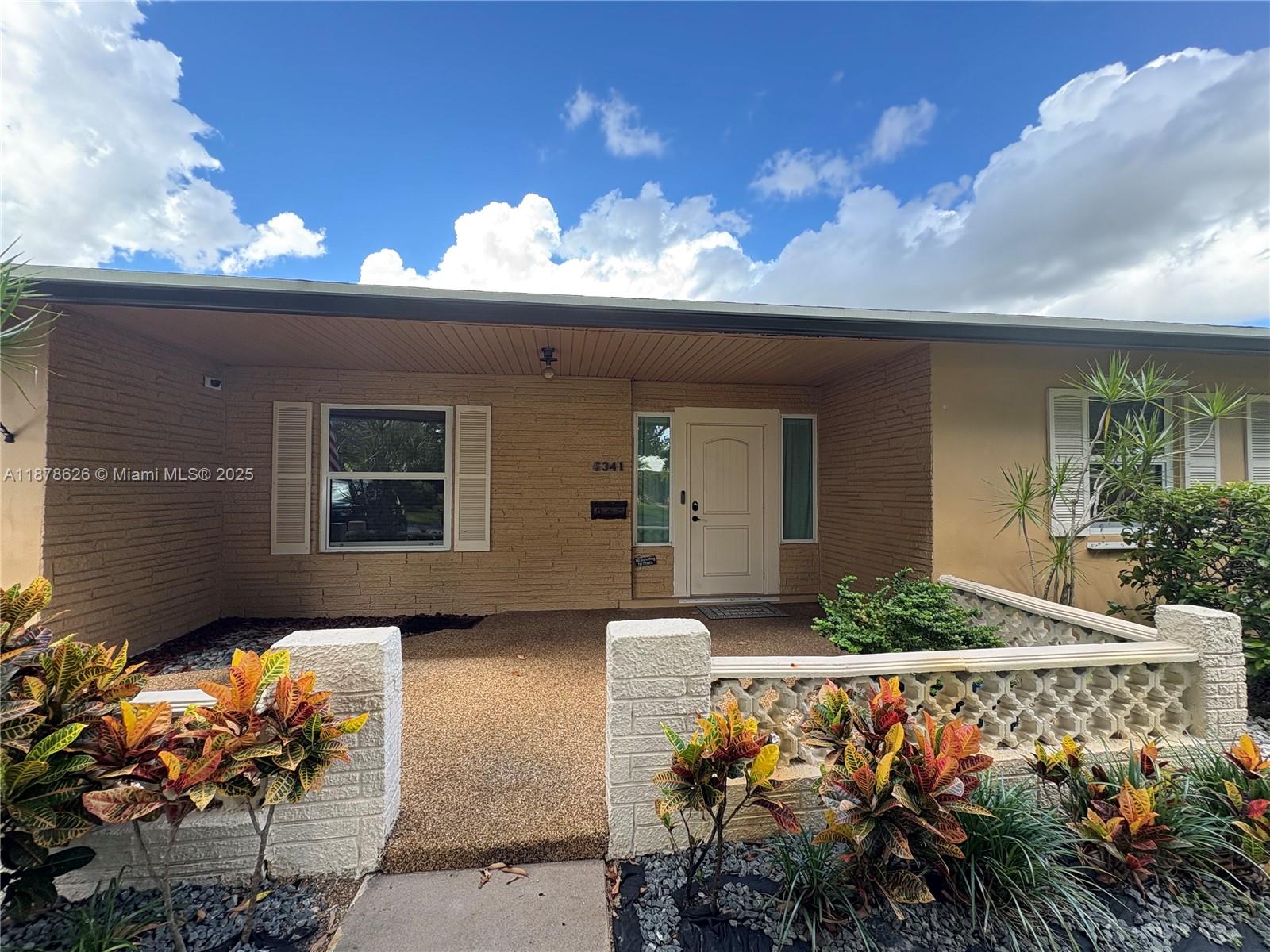 PLANTATION PARK 10 ADD - Residential Lease
