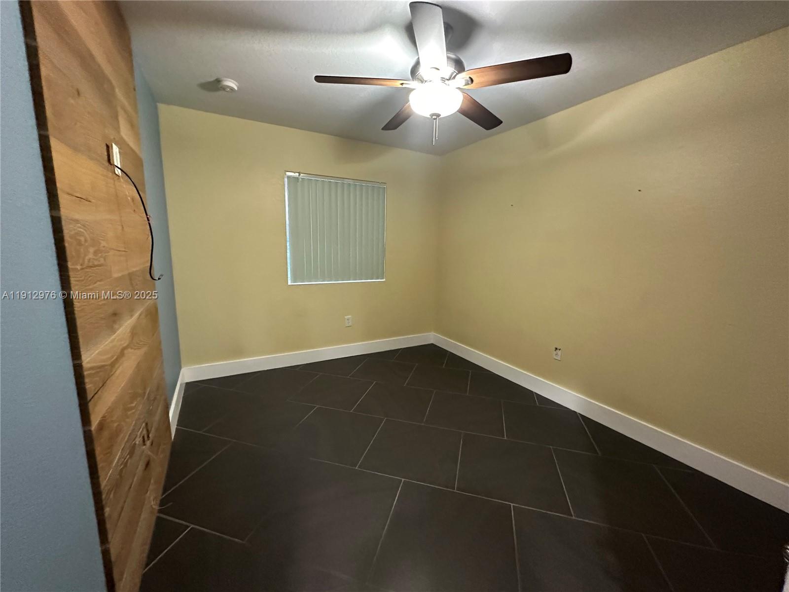 MANDARIN LAKES - Residential Lease