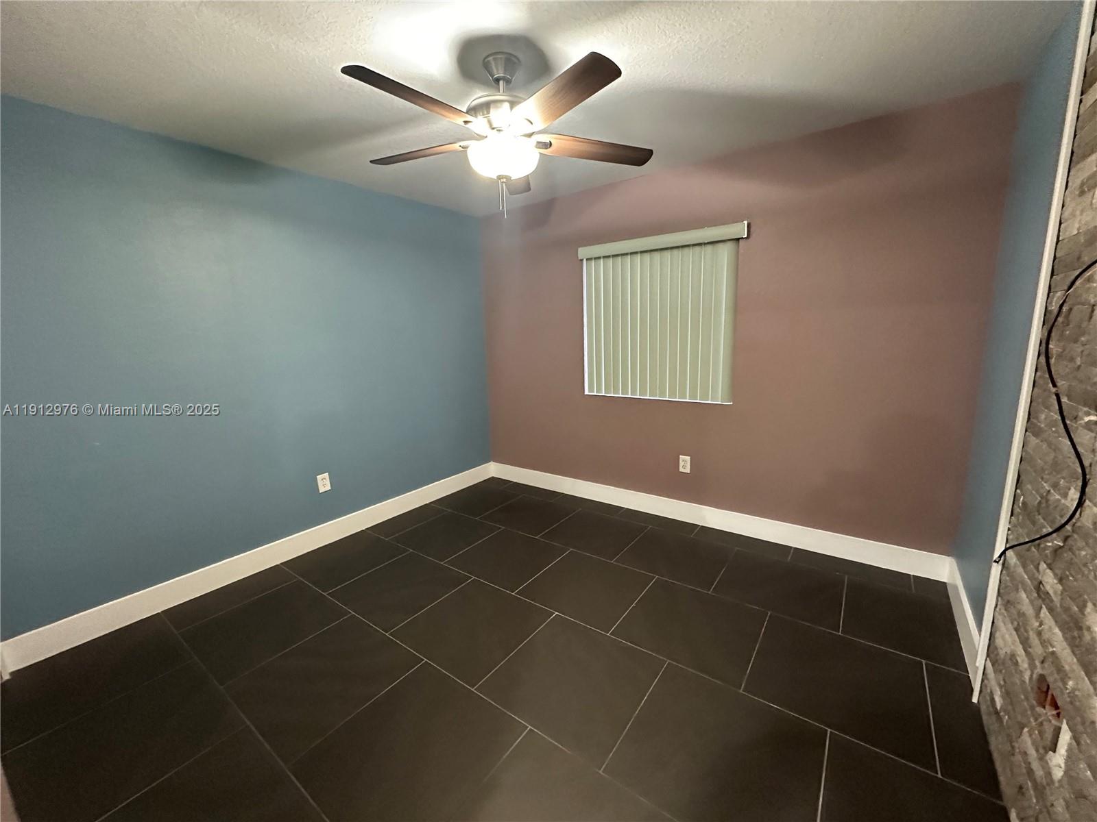 MANDARIN LAKES - Residential Lease
